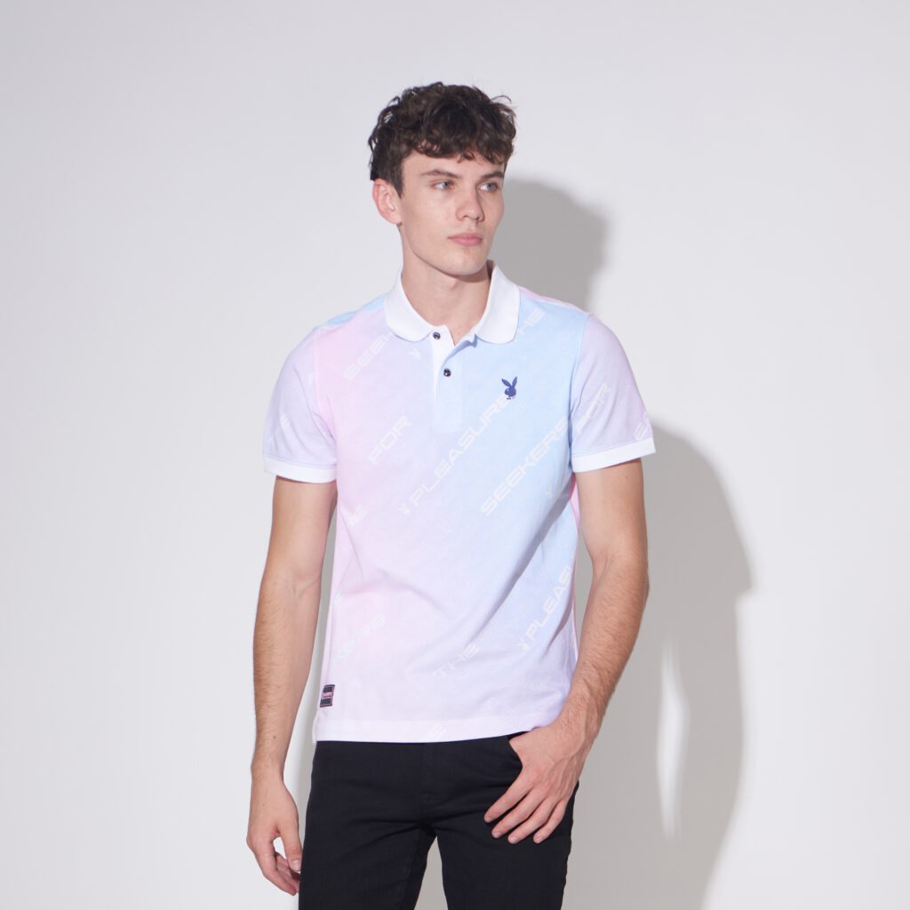 P1MT231TP040BL   70TH PLAYBOY เสื้อโปโลแขนสั้น พิมพ์ลายทั้งตัว อกซ้ายปักโลโก้ - Image 3