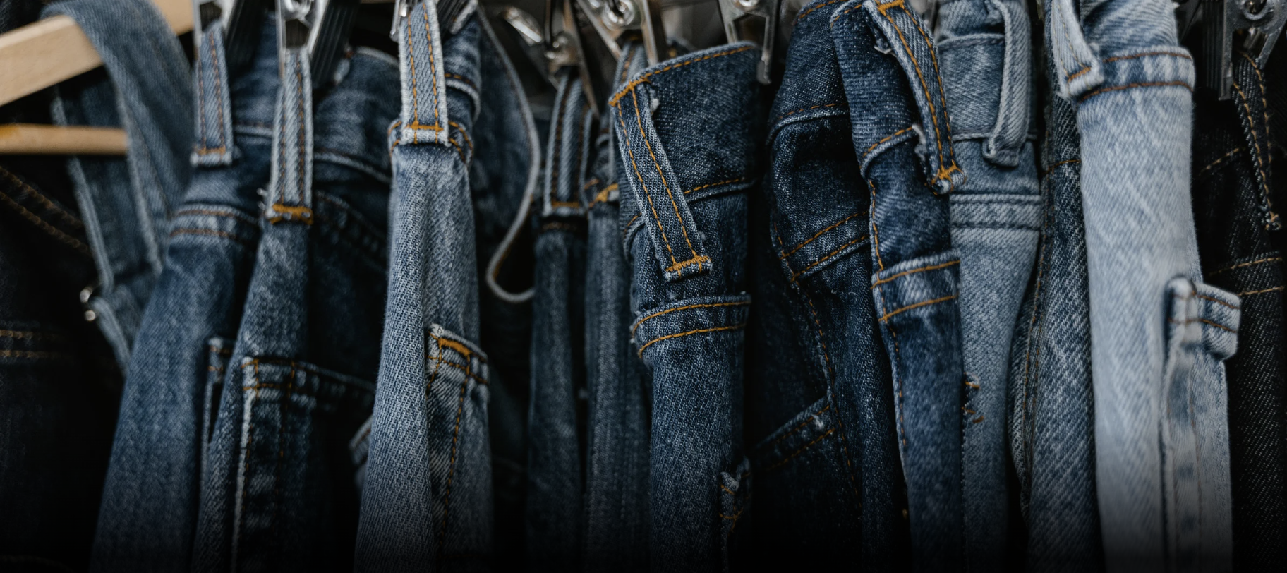 1. กางเกงยีนส์ (Jeans)