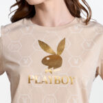 URBAN LUXE เสื้อยืดคอกลมแขนสั้นพิมพ์ลายโลโก้ทั้งตัว - Image 3