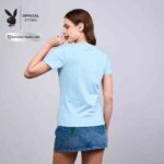 06PB เสื้อยืดคอกลมแขนสั้น ปักตัวอักษรขนฟู กระจาย ที่ชิ้นหน้า - Image 2