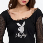 11PB BUNNYZINE เสื้อยืดแฟนซีคอเหลี่ยมกว้าง แขนยาวเป็นผ้าลูกไม้ พิมพ์โลโก้ที่อกด้านหน้า - Image 2