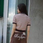 12PB URBAN BOHO เสื้อยืดแขนสั้นมีปกทอ ผ่าหน้าติดกระดุม ขอบเอวจั๊มพ์ ปักโลโก้หัวกระต่ายที่อกด้านซ้าย - Image 2