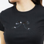 12PB VELVET CHAIN เสื้อยืดคอกลมแขนสั้น ทรงครอปปักเลื่อมโลโก้ PLAYBOYที่กลางอก - Image 2